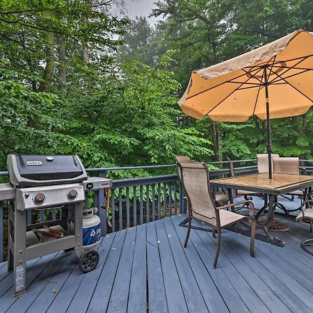 Spacious Tobyhanna Home With Lake Access And Fire Pit! Exterior foto