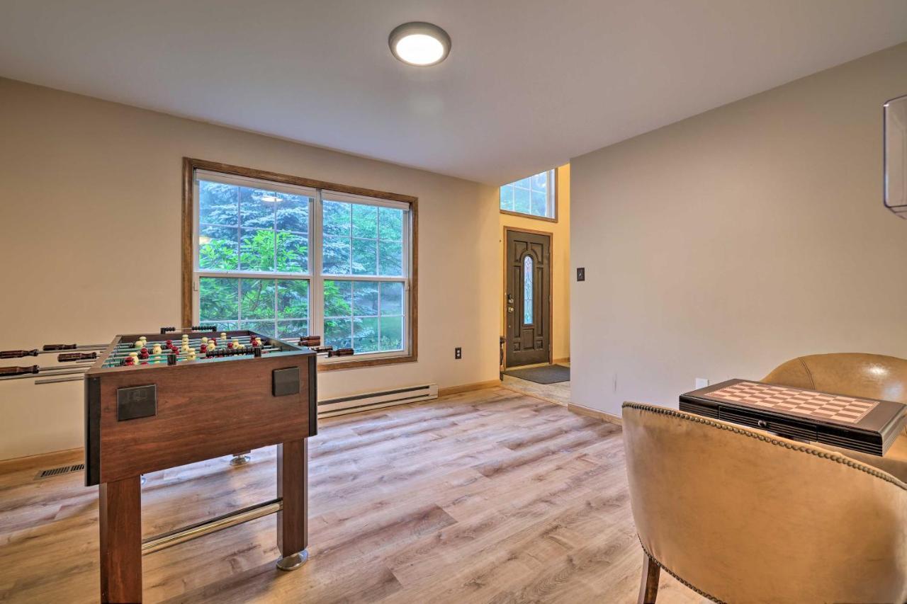 Spacious Tobyhanna Home With Lake Access And Fire Pit! Exterior foto