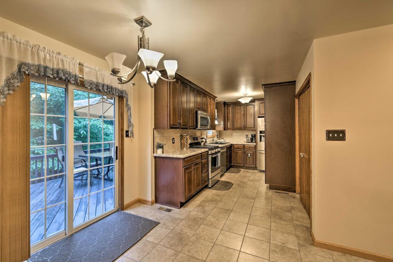Spacious Tobyhanna Home With Lake Access And Fire Pit! Exterior foto